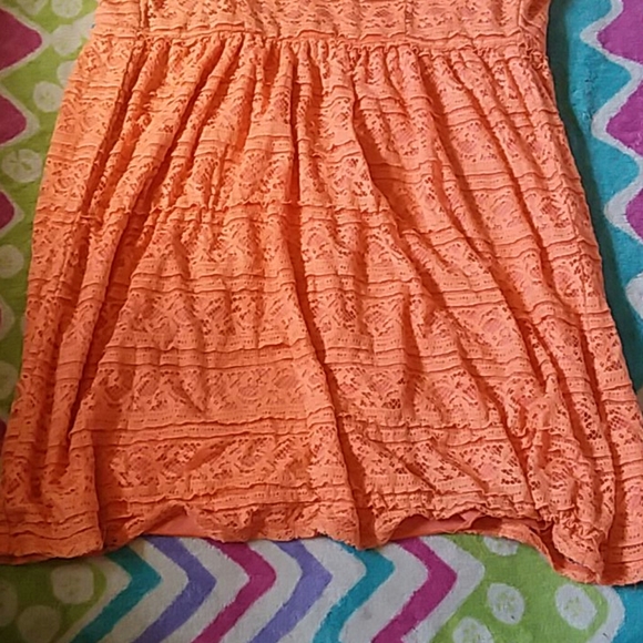 Dress - Picture 2 of 3